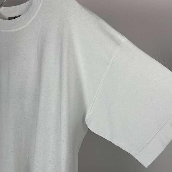 《バックプリントがかっこいい★》ディオール クルーネックTシャツ 偽物 483M648A